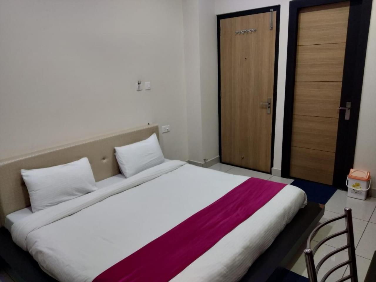 Hotel Reyansh Tanakpur Kültér fotó