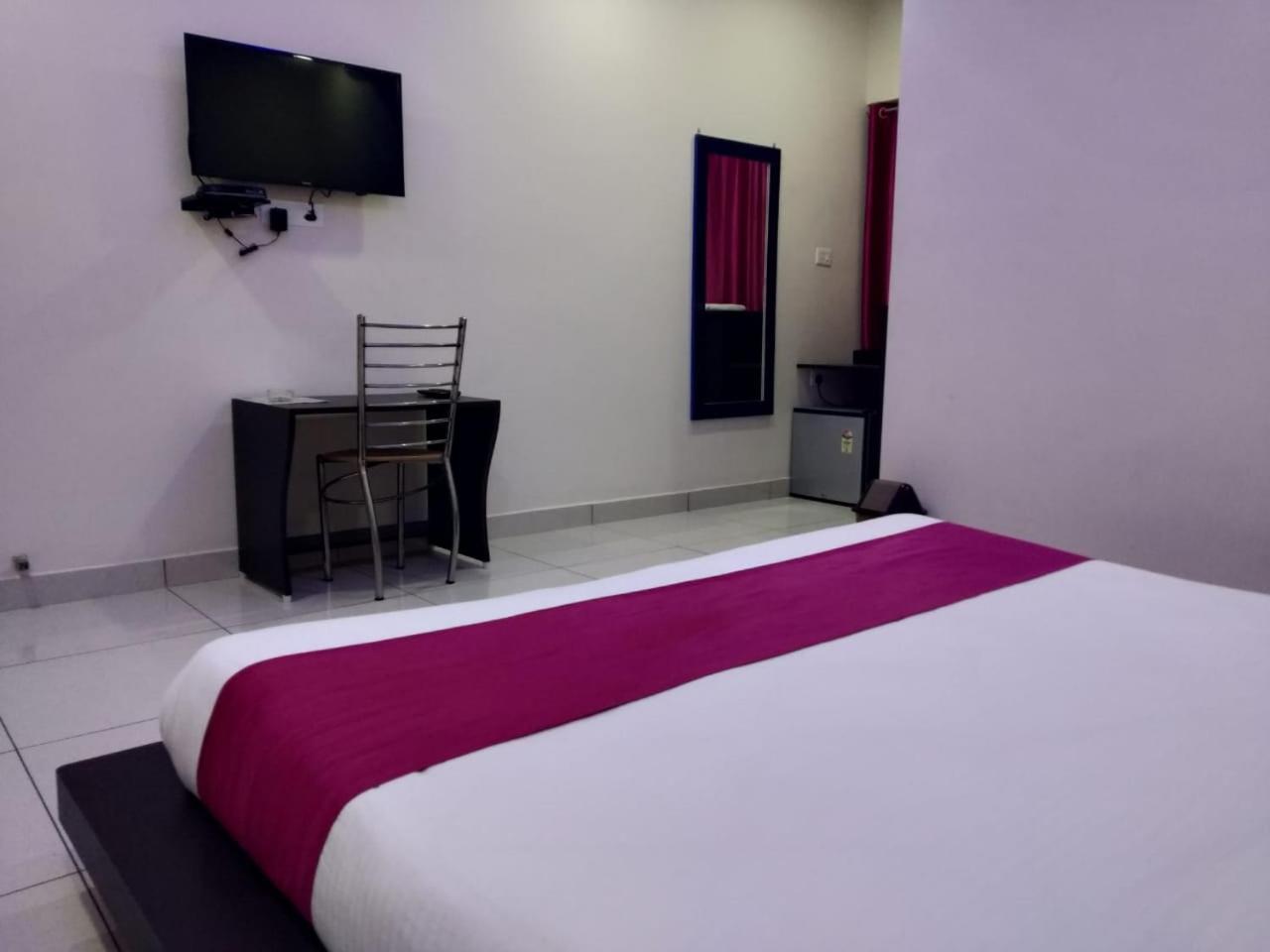 Hotel Reyansh Tanakpur Kültér fotó