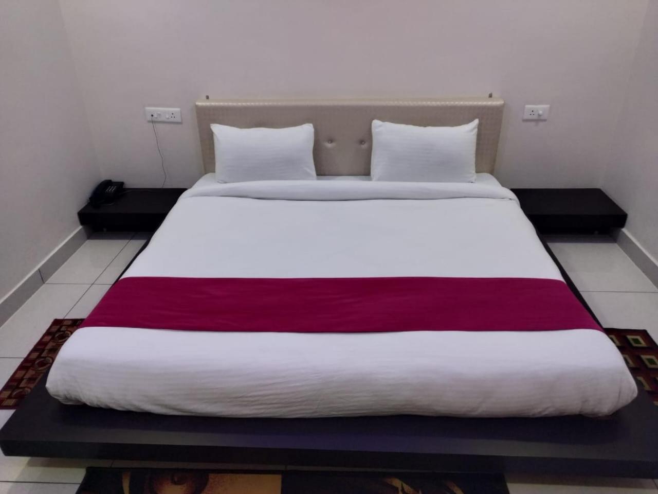 Hotel Reyansh Tanakpur Kültér fotó