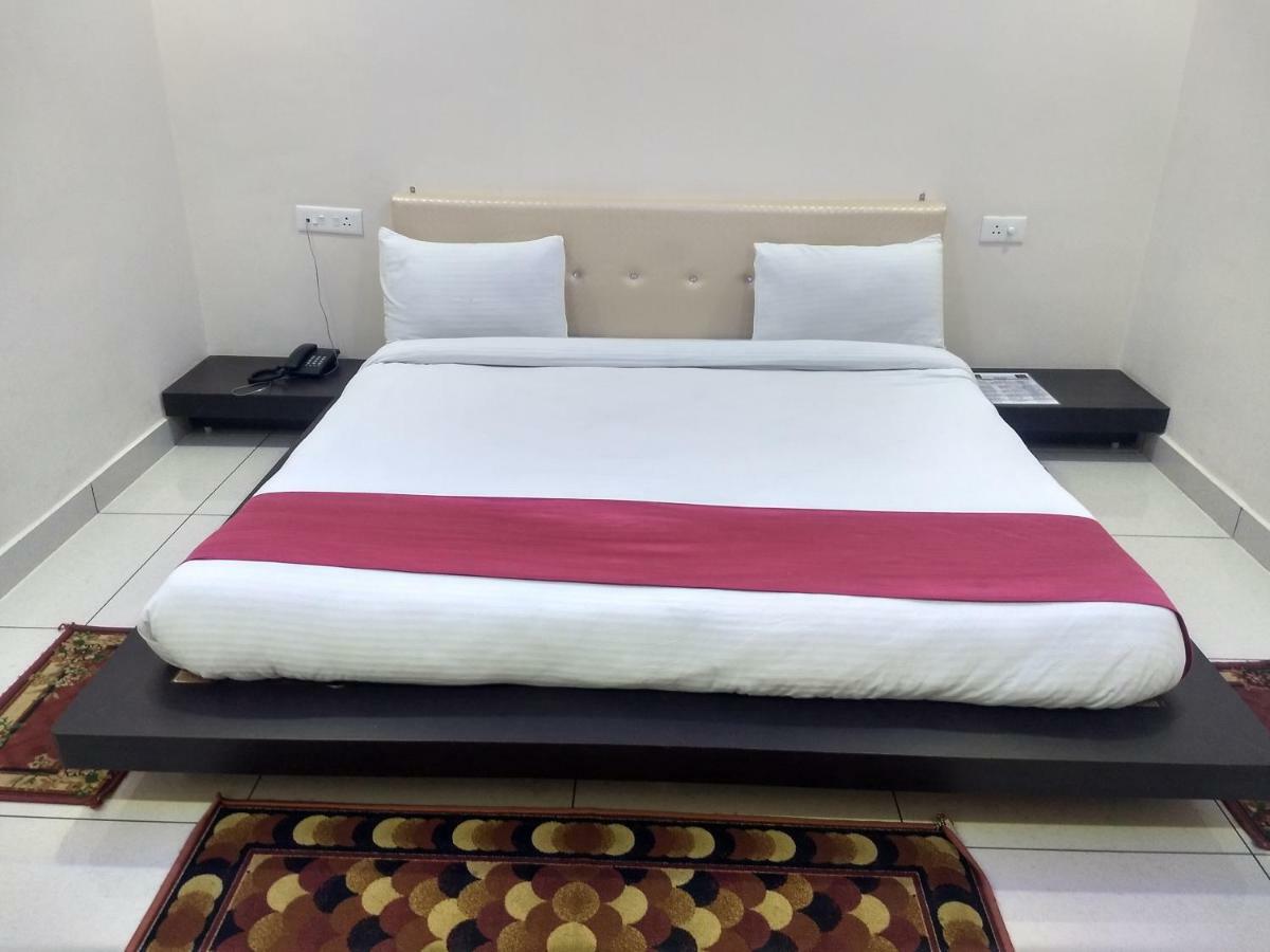 Hotel Reyansh Tanakpur Kültér fotó